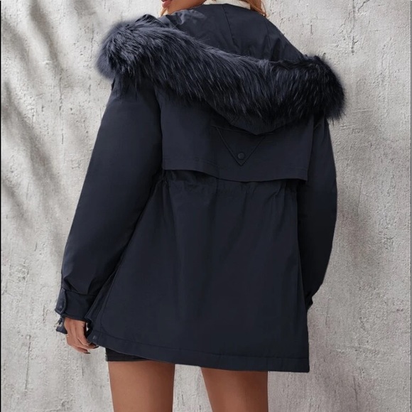 Black cozy vegan fur thermal hoodie jacket - Picture 11 of 15